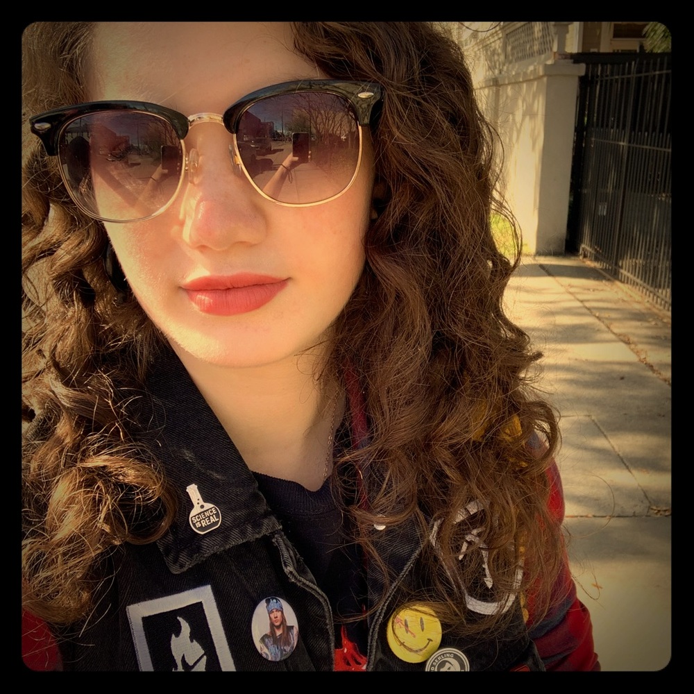 Meet your Posher, Emily